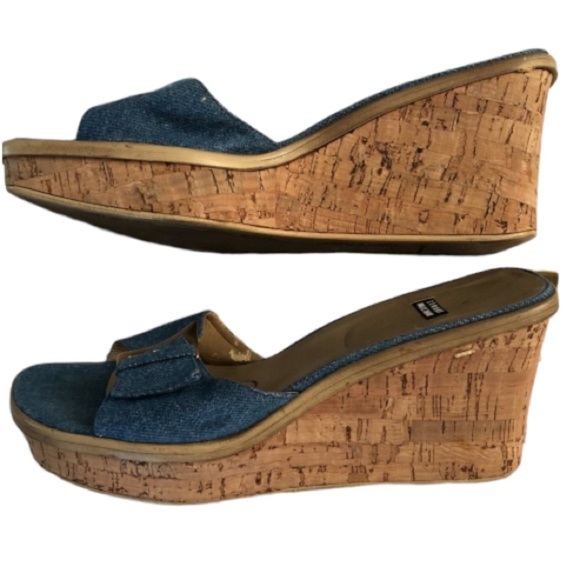 Stuart Weitzman  Size 10 denim  wedge with gold hardware - Picture 2 of 11
